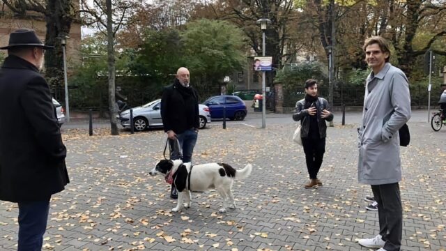 201016-gruener-sicherheitspoitischer-rundgang-1 Die Grünen-Stadträte Deniz Gedik und Markus Sprengler beim sicherheitspolitischen Spaziergang mit Polizeipräsident Andreas Stenger (r.) | Foto: Grüne Mannheim