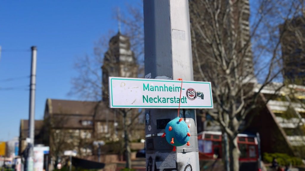 Ein gestricktes Coronavirus Die zweite Welle ist endgültig angekommen (Symbolbild) | Foto: M. Schülke