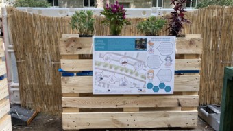 Auf Plakaten wurden Sinn und Zweck der Parklets erklärt | Foto: M. Schülke