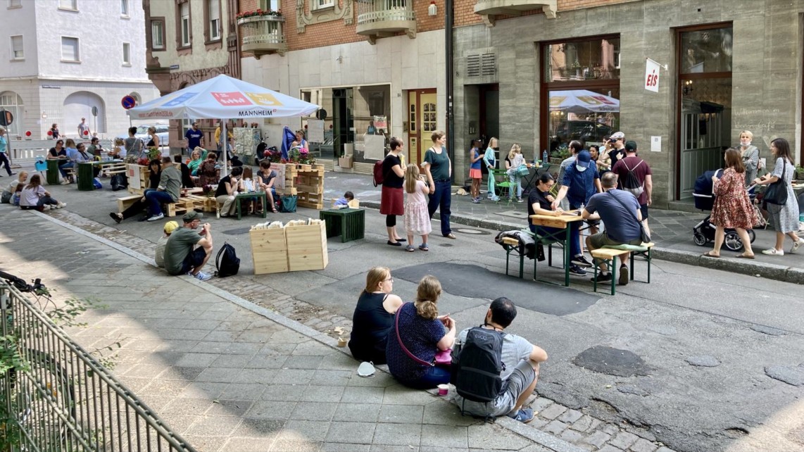 Mehr Platz am Clignetplatz wurde dankbar angenommen | Foto: M. Schülke