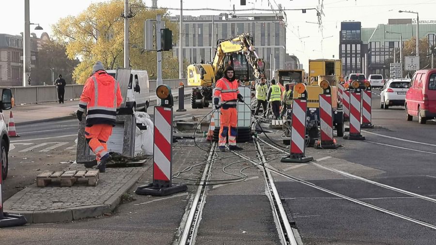 friedrich ebert bruecke ueberlastet 4 - Friedrich-Ebert-Brücke war trotz massiver Überbelastung wohl nicht einsturzgefährdet