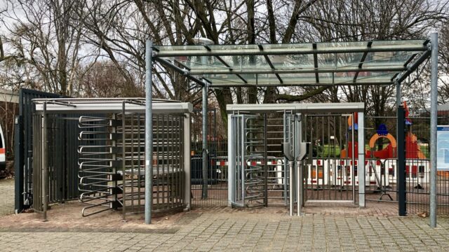 Der elektronische Eingang an der GBG-Halle (Archivbild 2019) | Foto: M. Schülke