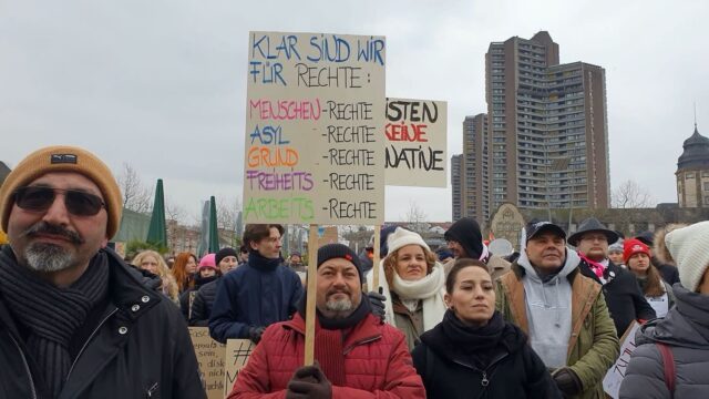 Demo für Rechte: Menschenrechte, Asylrechte, Grundrechte, Freiheitsrechte, Arbeitsrechte | Foto: Gitta Süß-Slania