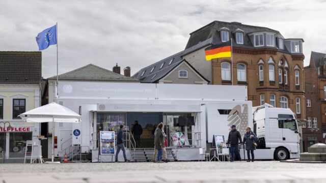 Infomobil des Deutschen Bundestags | Foto: Deutscher Bundestag / Photothek / Thomas Imo