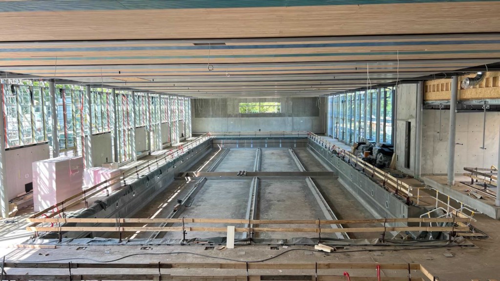 Das 50-Meter-Becken lässt sich praktisch aufteilen | Foto: M. Schülke