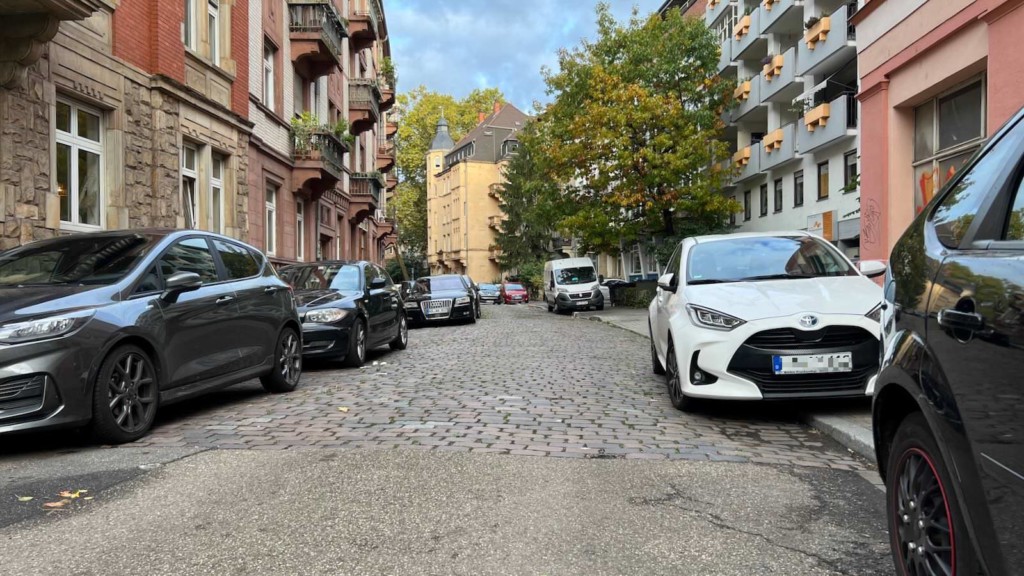 In der Poziistraße wird man zukünftig nur noch auf einer Straßenseite parken dürfen | Foto: M. Schülke