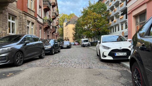 pozzistr-img_2172 In der Poziistraße wird man zukünftig nur noch auf einer Straßenseite parken dürfen | Foto: M. Schülke