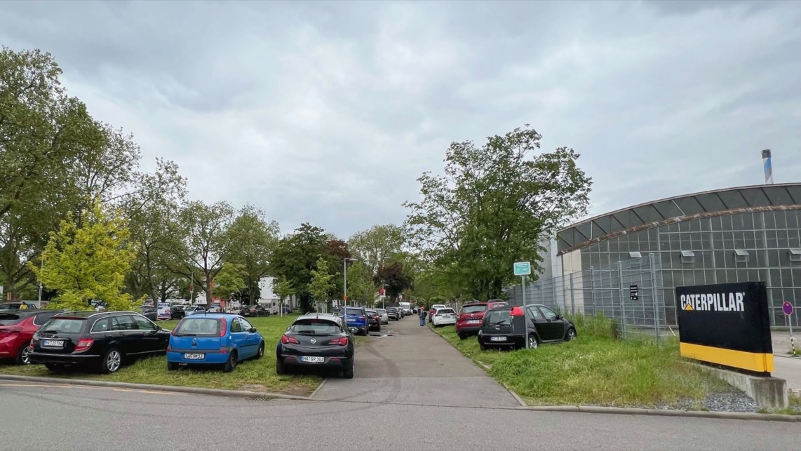 gruenflaeche parkplatz kombibad img 2924 1142x643 - Parkplatzpläne bedrohen Kinderwiese am Herzogenriedbad