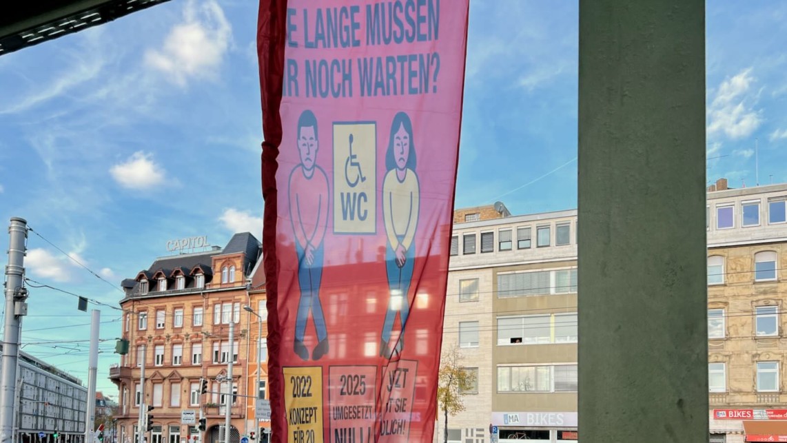 platzhaus barrierefreie toilette protestaktion img 1995 1142x643 - Problemtoilette: Barrierefreiheit abgeschlossen