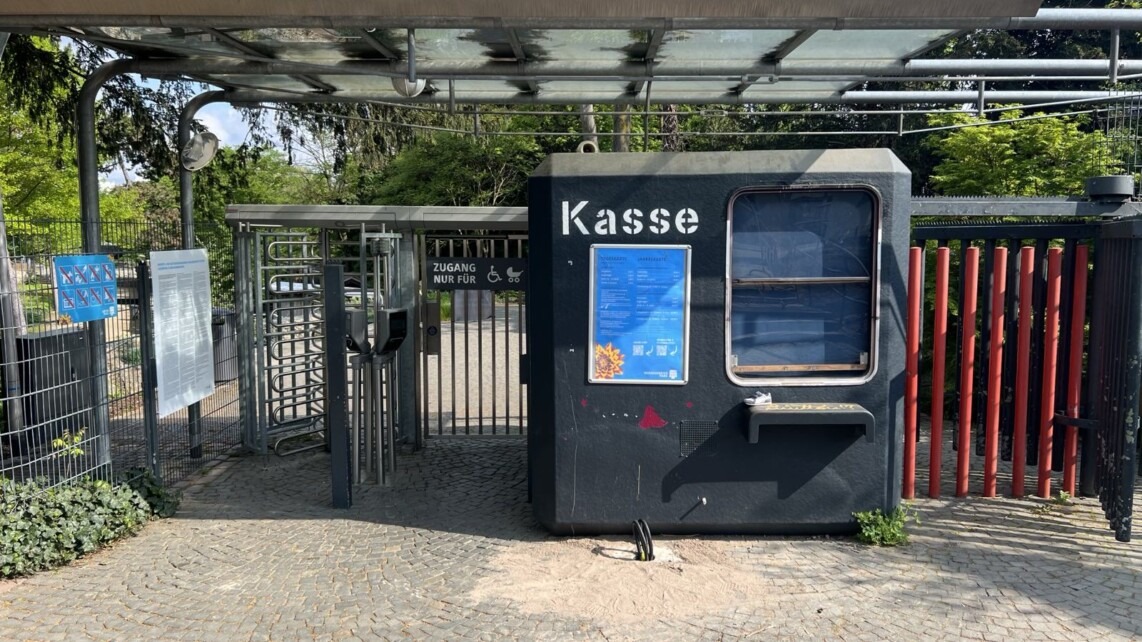herzogenriedpar eingang jakob trumpfheller strasse img 5913 1142x642 - Keine Kassen mehr am Herzogenriedpark