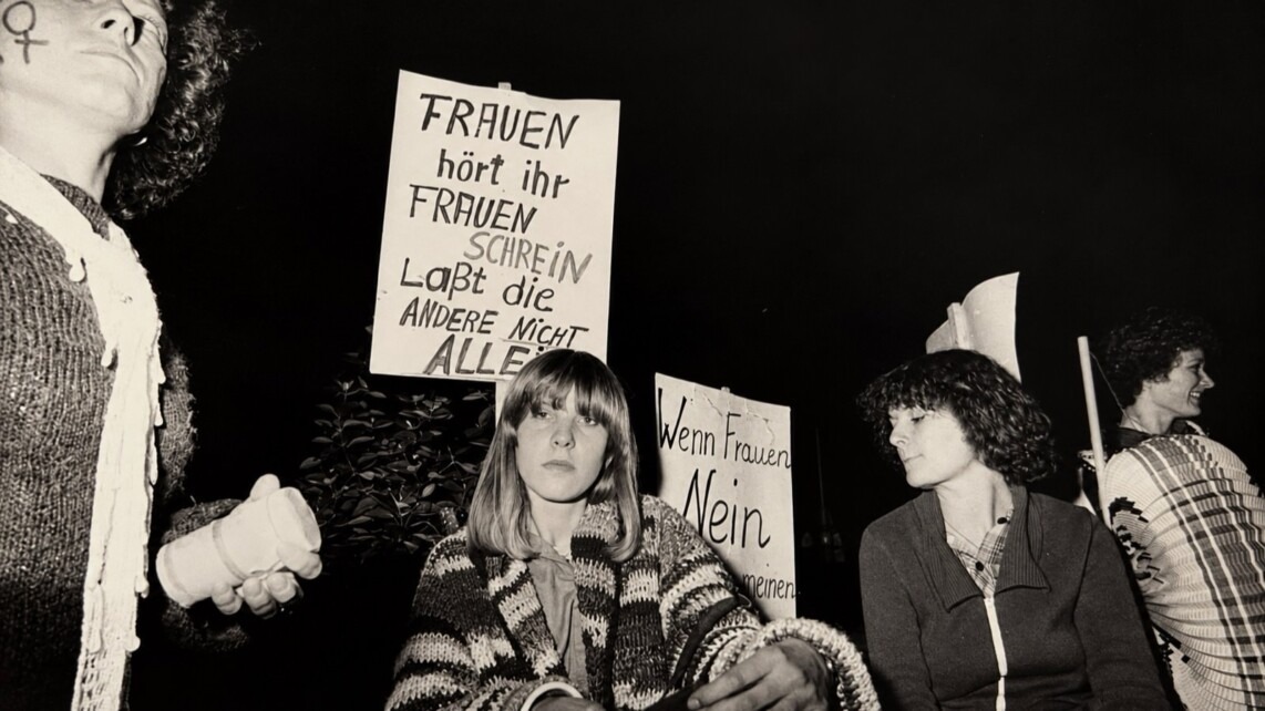 frauen-demo-april-1978-foto-elvira-richter Frauen demonstrieren Ende der 1970er-Jahre in Mannheim für Selbstbestimmung und gegen Gewalt an Frauen | Foto: Elvira Richter